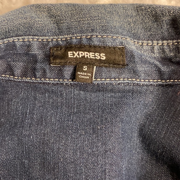 Express distressed denim button down- size small - Picture 4 of 9